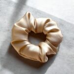 chouchou-satin-beige