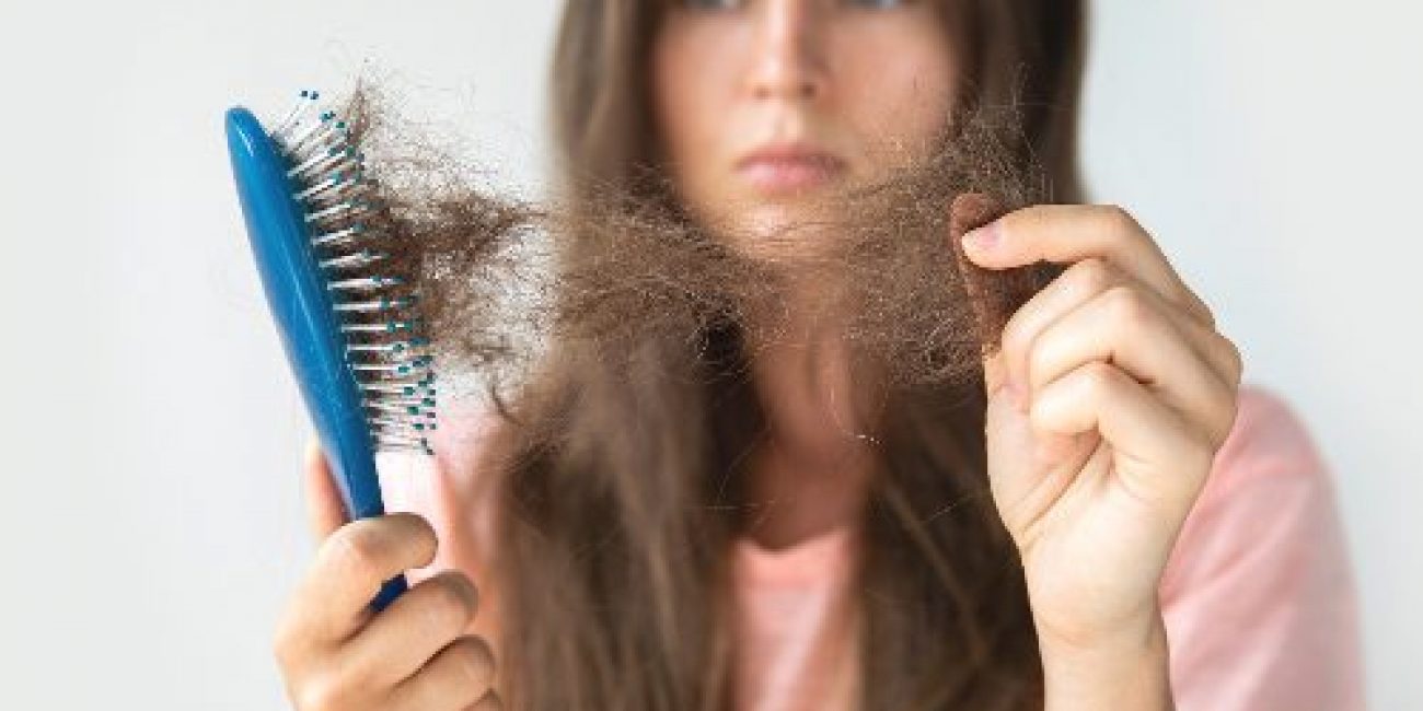 Perte de cheveux saisonnière : comment limiter la chute ?