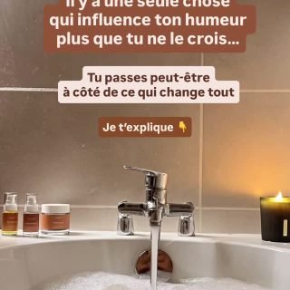Parce qu’on ne parle pas assez de ça 👇Quand tu ne prends pas de temps pour toi, tu es plus à fleur de peau, plus irritable, et tout te demande deux fois plus d’efforts.Et pourtant, tu fais déjà beaucoup.
Tu cours entre le boulot, la maison, les obligations, les autres.
Tu tiens bon tout le temps sans rien dire.Et forcément, ça finit par déborder parce qu’à force de ne jamais t’écouter, ton corps finit par parler à ta place.C’est un signal : tu as besoin de te retrouver.Et non, ce n’est pas un luxe.Prendre du temps pour toi compte autant que le reste, car tu es la personne la plus importante de ta vie.La philosophie des soins Aquilia est née de ça.
Revenir à la simplicité.
S’offrir des moments pour se reconnecter à soi
et ralentir, dans un monde qui va trop vite.Tu n’es pas seule 🤍