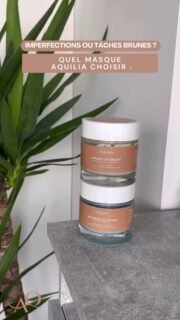 Tu fais sûrement ça mal depuis des années.Ou plutôt… tu ne le fais pas.Le masque visage est souvent l’étape qu’on oublie,
alors que c’est celle qui peut vraiment transformer la peau.Chez Aquilia, il y en a deux selon ton besoin :💙 Masque Nila Bleu: Idéal pour ceux qui veulent cibler les taches sombres et les zones rugueuses. Grâce à ses propriétés éclaircissantes, ce masque laisse ta peau douce et uniformément lumineuse.🌟 Masque Teint Radiant: Parfait si tu veux révéler l’éclat naturel de ta peau tout en réduisant les imperfections.
Enrichi en safran et en miel, il hydrate, purifie et apaise en un seul geste. 🍯Juste 1 à 2 fois par semaine.
Et la peau change vraiment.Tu fais des masques régulièrement ? 🤍PS : Pour célébrer l’Aïd, j’avais envie de vous gâter 🤍✨ -15% sur toute la boutique jusqu’au 12 marsEt ce n’est pas tout…Des cadeaux vous attendent aussi avec vos commandes :• Dès 59€ d’achat : une huile de pépins de figue de barbarie 5 ml offerte
• Dès 89€ d’achat : le SOS frisottis 15 ml offertEt bien sûr… les cadeaux sont cumulables.Les quantités sont limitées ✨