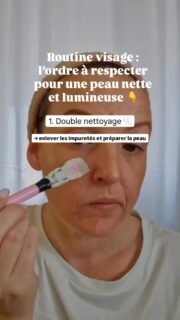 Si tu utilises une crème hydratante, lis ceci 👇Une cliente me disait récemment :
“Je mets mon huile en premier… comme ça ma peau est bien hydratée”Attention : une huile, n’hydrate pas.Personne ne t’explique ça… pourtant c’est la baseElle ne contient pas d’eau.👉 Son rôle, c’est de sceller l’hydratation.Donc si tu appliques tes produits dans cet ordre : huile → crème👉 la crème peut gêner la bonne pénétration des soins👉 l’hydratation ne se fait pas correctementPourquoi ?Parce que tu appliques d’abord ce qui hydrate (ta crème hydratante ou ton eau florale), puis tu viens sceller avec ce qui est plus riche (l’huile).Sauvegarde ce réel si tu veux enfin voir une différence sur ta peau ❤️