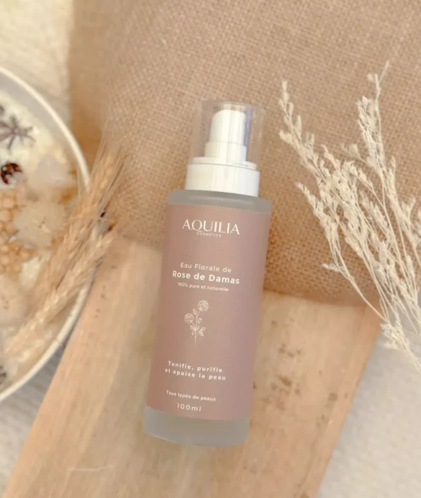 eau-florale-contre-effet-rebond-acne